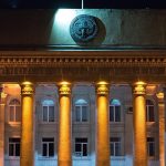 Госорганы КР будут работать без выходных в ближайший месяц — решение премьера