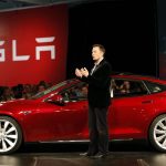 Илон Маск одним твитом обвалил стоимость акций Tesla