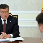 «Не забыты слезы матерей». Жээнбеков почтил память погибших в июне 2010 года
