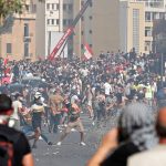 В Бейруте после взрыва проходят крупные митинги и столкновения