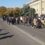 Сторонники Садыра Жапарова собираются на Старой площади Бишкека