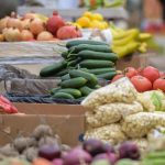 Для снижения цен на продукты в Бишкеке откроют сельхозярмарки