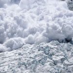 МЧС распространило штормовое предупреждение об угрозе схода снежных лавин