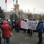 У мэрии Бишкека снова митингуют. Требуют Балбака Тулобаева