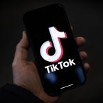 В Жогорку Кенеше просят разблокировать TikTok