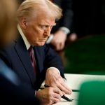 Суд приостановил указ Трампа об ограничении получения гражданства США по праву рождения