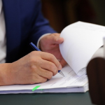 Минюст КР предлагает запретить внесение правок в кодексы более одного раза в год